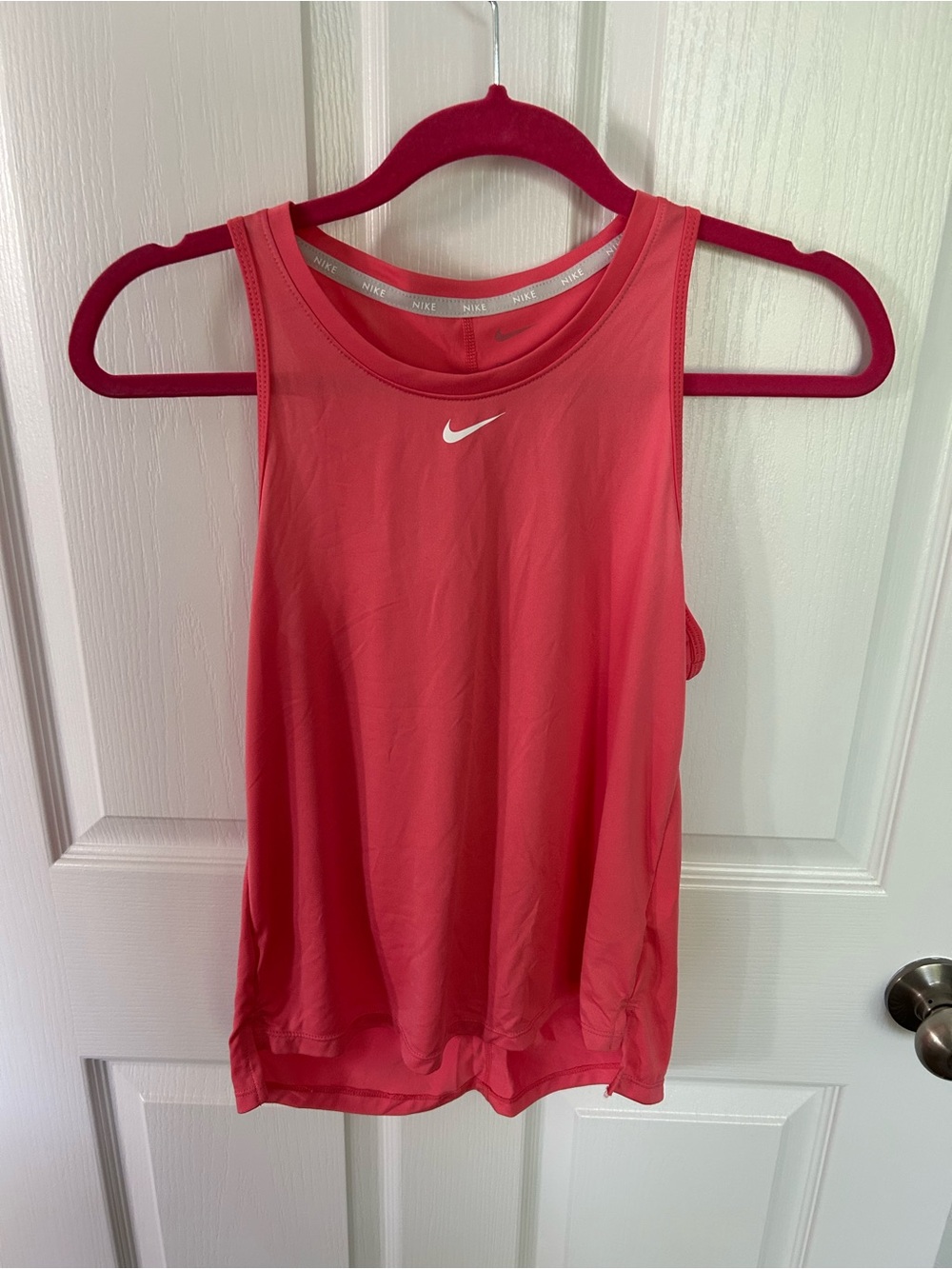 Nike Coral Pink Women’s Athletic Tank Top